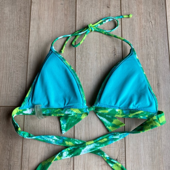 Victoria’s Secret swim top - Picture 2 of 3